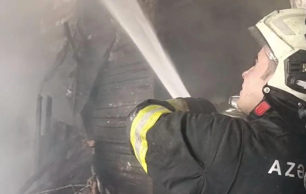 Bakının mərkəzindəki YANĞIN SÖNDÜRÜLDÜ