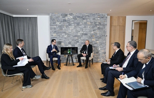 Prezident İlham Əliyev Davosda "Carlsberg Group" şirkətinin Baş icraçı direktoru ilə görüşüb