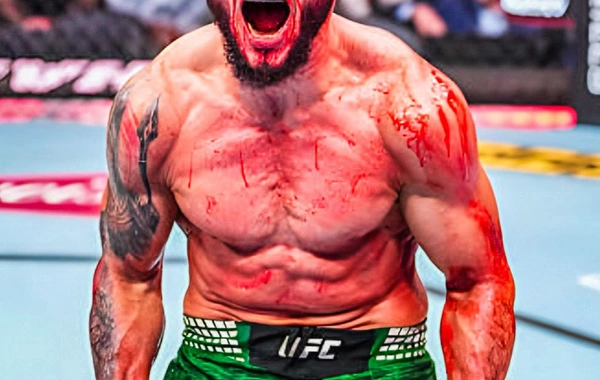 Tofiq Musayev UFC-də ilk qələbəsini əldə etdi