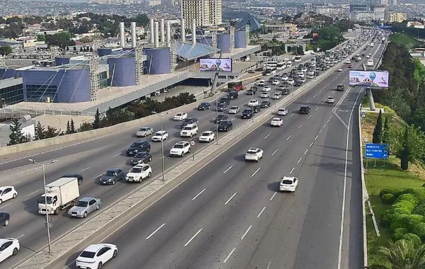 Bakının bəzi yollarında sıxlıq müşahidə olunur