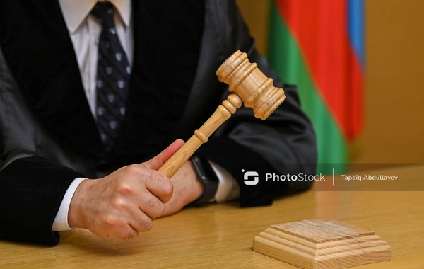 Arvadını işə apararkən maşınla iki qadını vuran şəxsə HÖKM OXUNDU