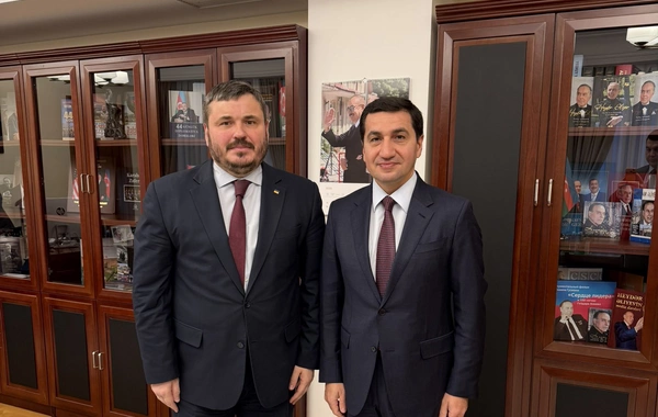 Помощник Президента Хикмет Гаджиев встретился с послом Украины в Азербайджане Юрием Гусевым