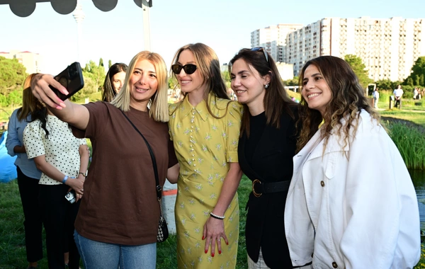 Leyla Əliyeva və Alona Əliyeva Xeyirxahlıq Festivalında iştirak ediblər
