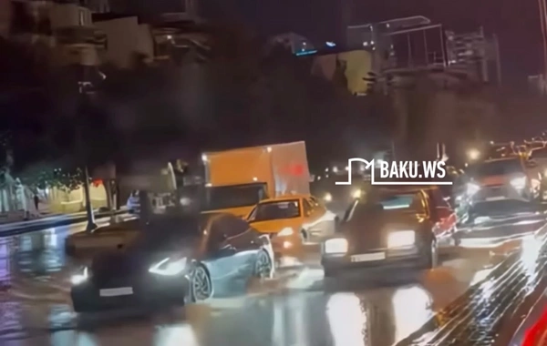 Yağış və külək Bakıda problemlər yaradıb