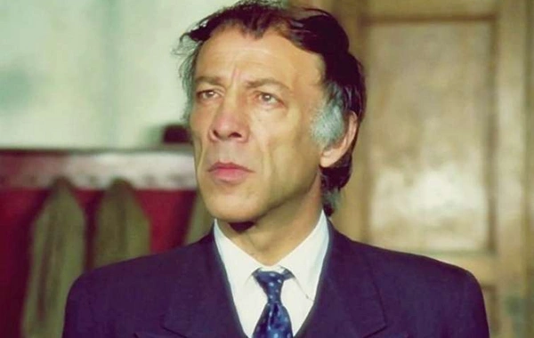 Məşhur aktyorun həyat yoldaşı 75 yaşında vəfat etdi