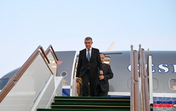 Премьер-министр Чехии прибыл с визитом в Азербайджан