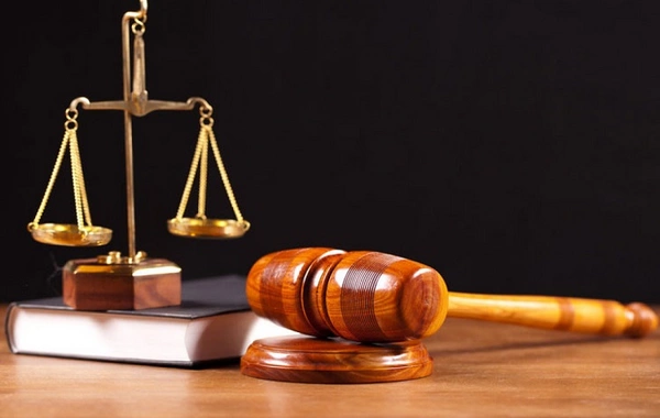 Rüşvətə görə həbs olunan sabiq zabit barəsindəki hökmdən narazıdır