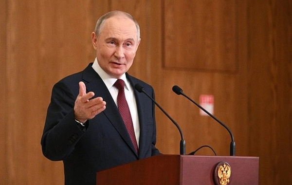 Putin daxili bazar üçün yanacaq təchizatı ilə bağlı müşavirə keçirib