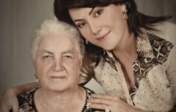 Gülüstan Əliyevadan mərhum anası ilə bağlı təsirli paylaşım