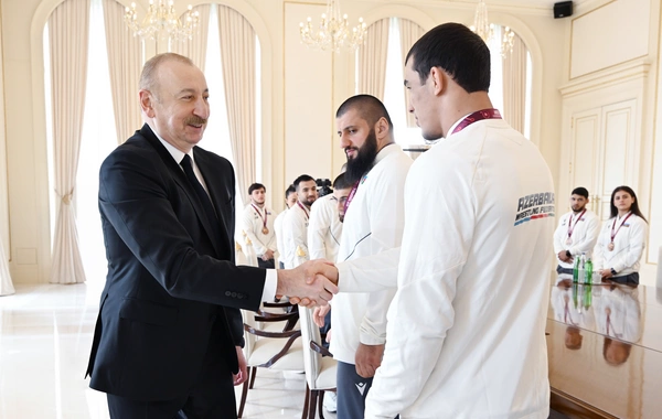İlham Əliyev Avropa çempionatında komanda hesabında çempion olan güləşçiləri qəbul edib