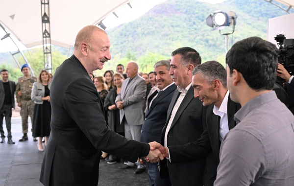 Prezident İlham Əliyev Xocalının Badara, Daşbulaq, Seyidbəyli və Şuşakənd kəndlərinin sakinləri ilə görüşüb
