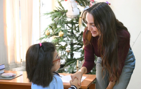 Leyla Əliyeva, Arzu Əliyeva və Alena Əliyeva 5 nömrəli internat tipli xüsusi ümumtəhsil məktəbində olublar