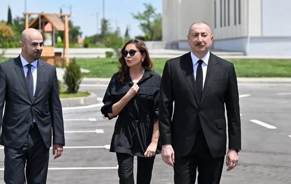 İlham Əliyev və Mehriban Əliyeva Şükürbəyli kəndində fərdi evlərdə yaradılmış şəraitlə tanış olublar