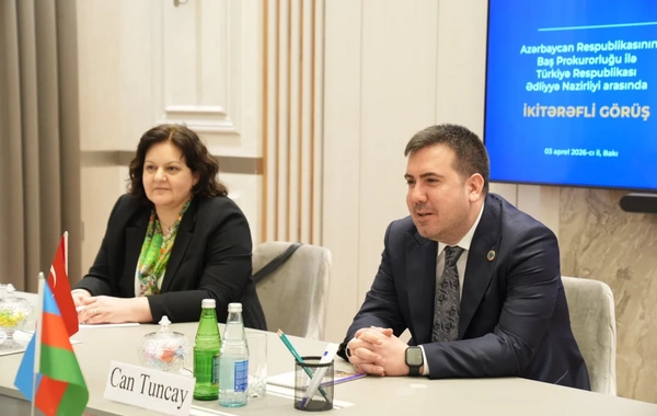 Kamran Əliyev türkiyəli nazir müavini ilə hüquqi yardım məsələsini müzakirə edib