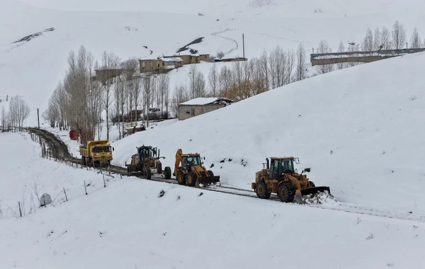 Apreldə Türkiyəyə yağan qarın hündürlüyü hamını təəccübləndirdi
