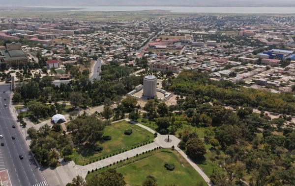 İlham Əliyev Naxçıvanda Möminə xatun türbəsində aparılan bərpa işləri ilə tanış olub
