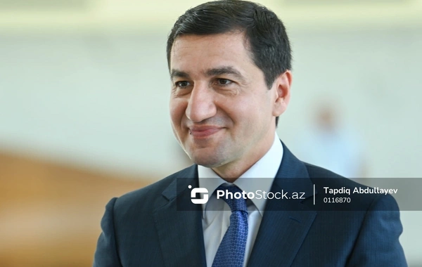 Hikmət Hacıyev Zayed İnsan Qardaşlığı Mükafatının təqdimolunma mərasimindən paylaşım edib