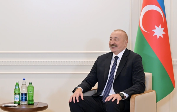 İlham Əliyev Özbəkistan Prezidenti ilə görüşüb