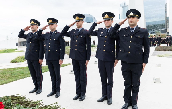 DİN-in hərbi qulluqçuları və polis əməkdaşları Zəfər parkını ziyarət ediblər