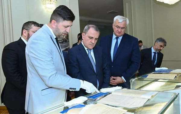 Ceyhun Bayramov Ukrayna XİN-də Azərbaycan və Qafqaza dair arxiv sənədlərlə tanış olub