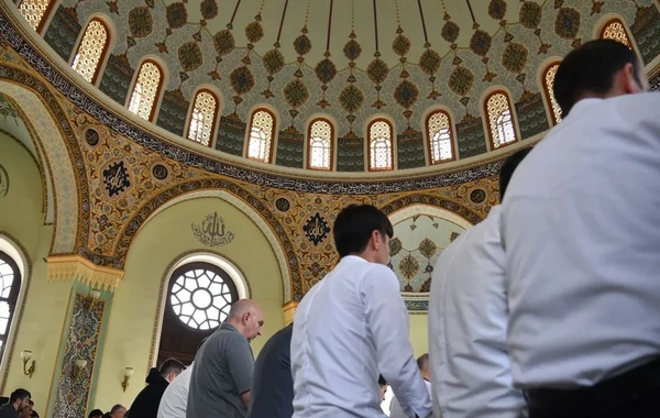 Təzəpir məscidində bayram namazı qılınıb