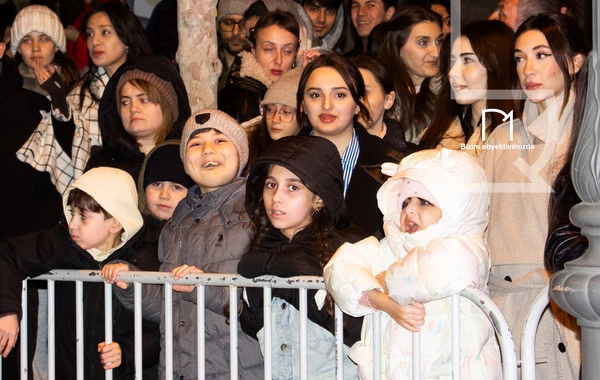 İçərişəhərdə təntənəli bayram tonqalı qalanıb
