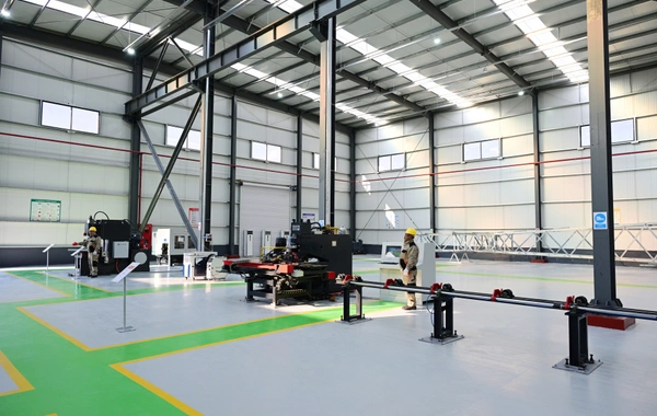 İlham Əliyev Ağdamda metal elektrik dirəklərinin istehsalı müəssisəsinin açılışında iştirak edib