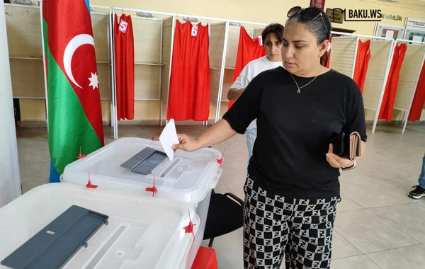BAKU.WS-in çəkiliş qrupu seçki məntəqəsində olub