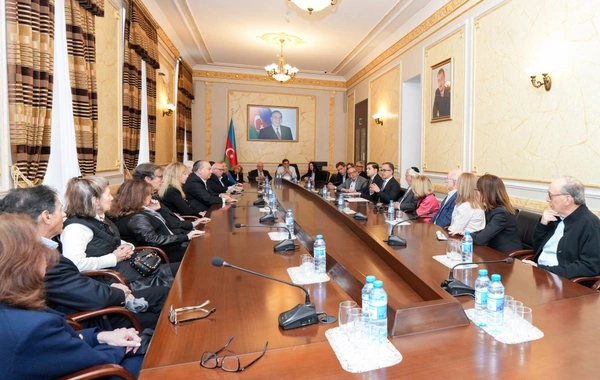 Dövlət Komitəsinin sədri ABŞ-nin Etnik Anlaşma Fondunun nümayəndə heyəti ilə görüşüb