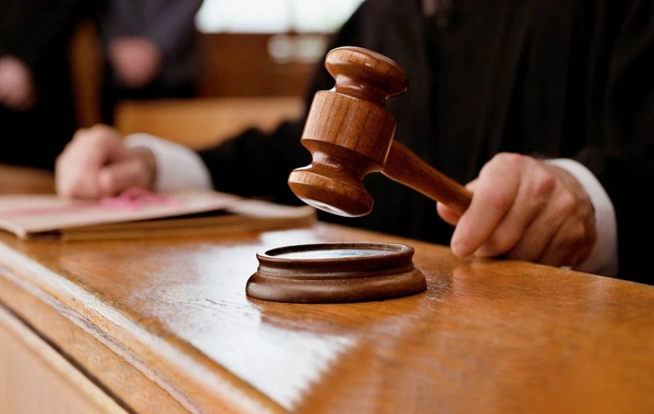 В Баку начался суд по делу об убийстве невестки