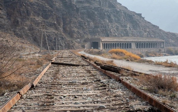 Zəngəzur dəhlizinin Naxçıvandan keçən hissəsində dəmir yolu tikintisindən SON GÖRÜNTÜLƏR