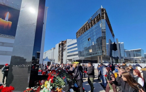 "Crocus City Hall" qurbanlarının xatirəsinə memorial abidə ucaldılıb