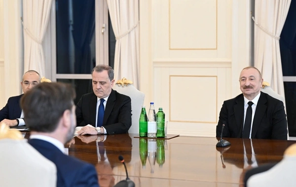 Состоялась встреча Президента Азербайджана с вице-президентом США в расширенном составе