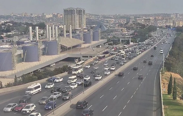 Bakının üç prospektində tıxac yaranıb