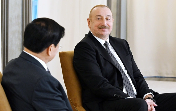 İlham Əliyev Kazanda Laosun Prezidenti ilə görüşüb