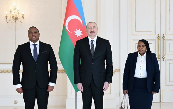 İlham Əliyev Esvatininin Azərbaycana yeni təyin olunmuş səfirini qəbul edib