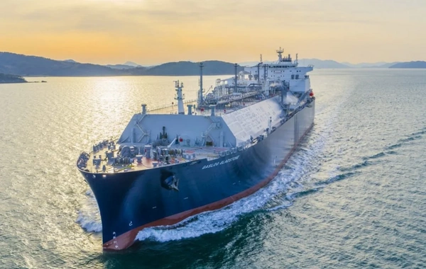 Hörmüz boğazında LNG daşıyan gəmi hücuma məruz qalıb