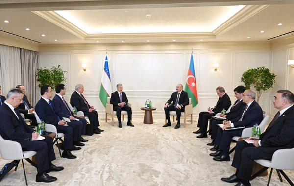 İlham Əliyev Özbəkistan Prezidenti ilə görüşüb