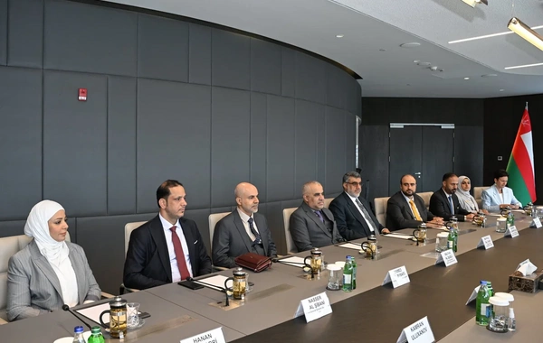 Azərbaycan Omanla iqtisadi münasibətləri müzakirə edib