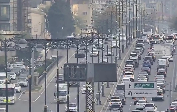 Bakının bir sıra yollarında tıxac müşahidə olunur