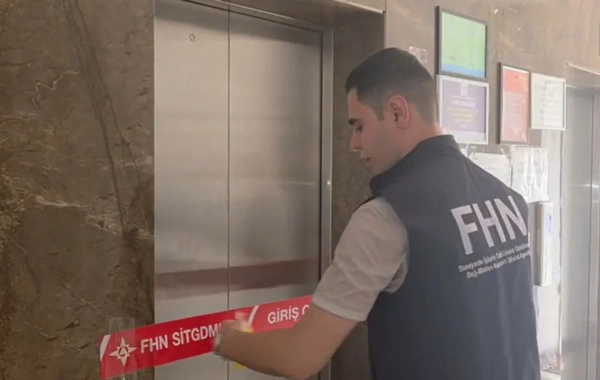 Bakıda bu yaşayış binasının liftləri dayandırıldı