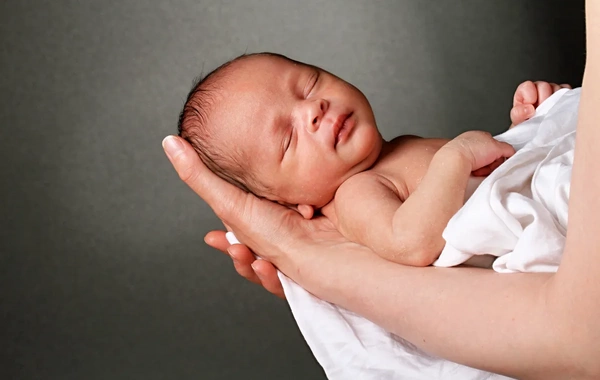 Azərbaycanda yeni doğulan körpələrə iki ayrı ad qoymaq mümkündür? - Rəsmi CAVAB