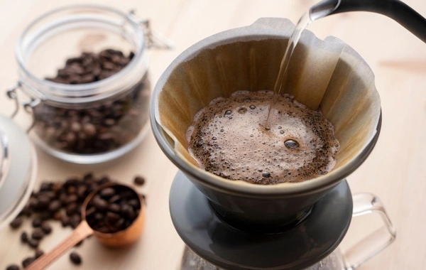 Kimisi zərərli deyir, kimisi fincan-fincan içir - Mütəxəssislər qəhvənin sağlamlığa təsirini açıqladı