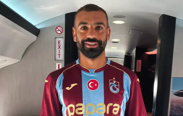 Salah Trabzonspor forması geyinib azarkeşləri coşdurdu - Bizə hər yer Trabzon