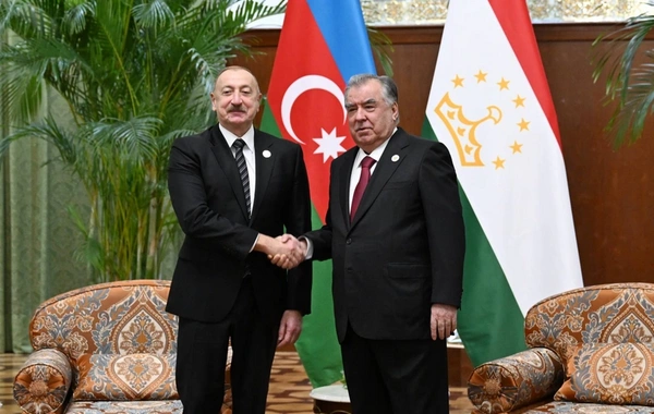 Emoməli Rəhmon Azərbaycan liderini təbrik edib