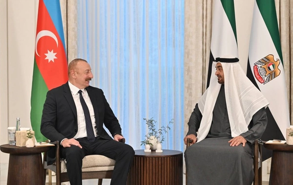Azərbaycan Prezidenti İlham Əliyevin Əbu-Dabidə Birləşmiş Ərəb Əmirliklərinin Prezidenti ilə görüşü olub