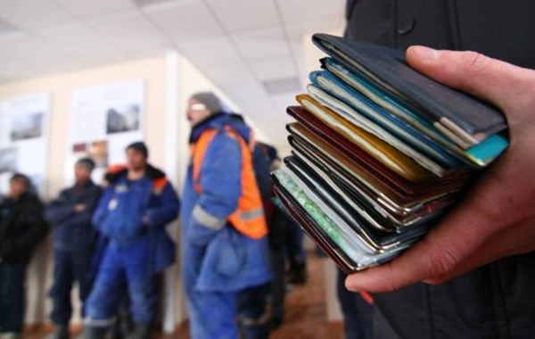 Rusiyada miqrantlara bank hesabı açmaqla bağlı qadağalar qoyula bilər