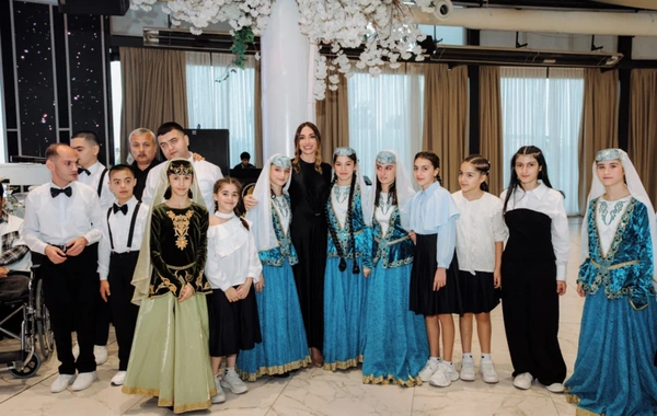 Лейла Алиева и Арзу Алиева присутствовали на концерте в рамках проекта "Ария рая" - Фото