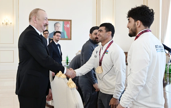 İlham Əliyev Avropa çempionatında komanda hesabında çempion olan güləşçiləri qəbul edib