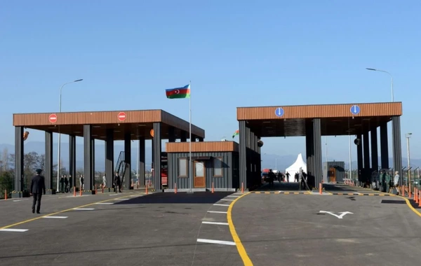Azerbaijan and Iran have resumed cargo transportation across the border